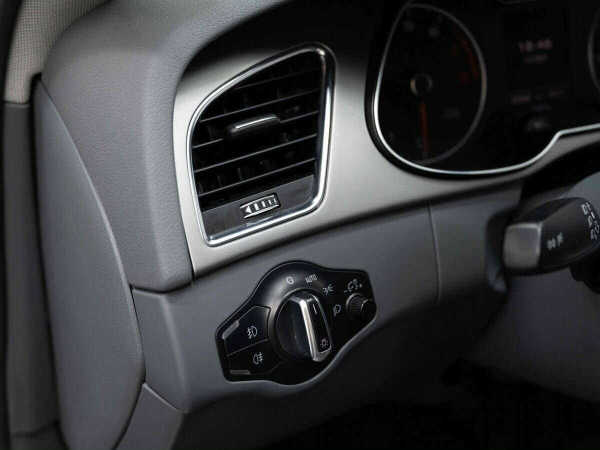 Б/У Ауди А4 2012 года. Фото: #11