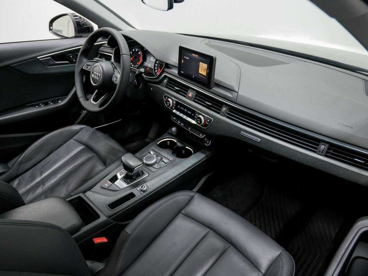 Б/У Ауди А4 2017 года. Фото: #7