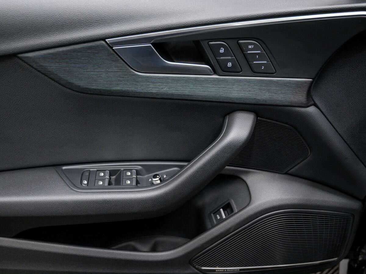 Б/У Ауди А4 2017 года. Фото: #14