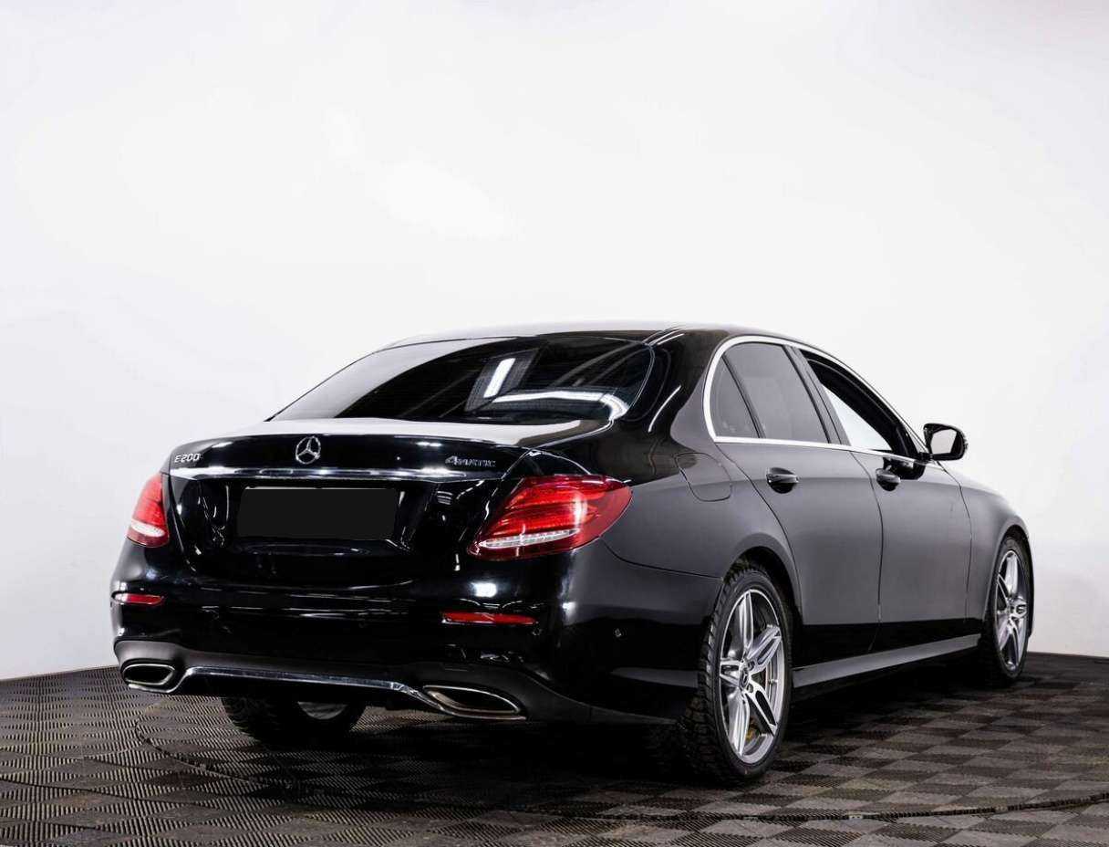 Б/У Мерседес-Бенц Е-Класс 2017 года. Фото: #5