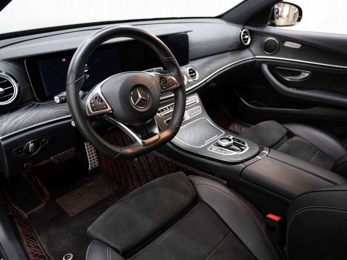 Б/У Мерседес-Бенц Е-Класс 2017 года. Фото: #6