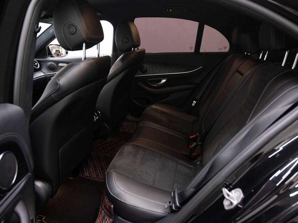 Б/У Мерседес-Бенц Е-Класс 2017 года. Фото: #8