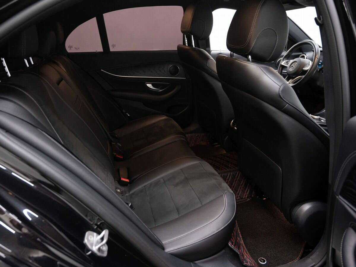 Б/У Мерседес-Бенц Е-Класс 2017 года. Фото: #9