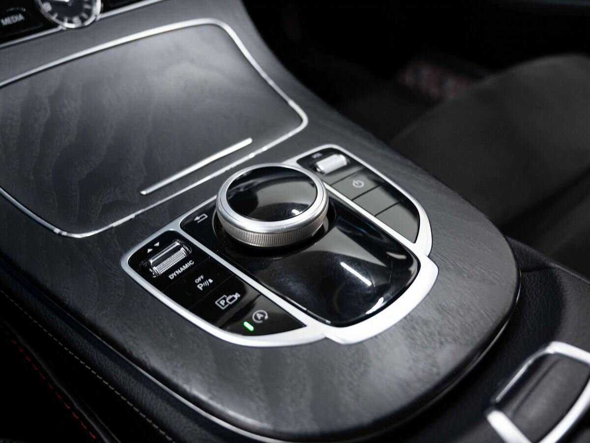 Б/У Мерседес-Бенц Е-Класс 2017 года. Фото: #13