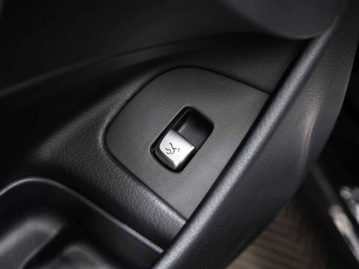 Б/У Мерседес-Бенц Е-Класс 2017 года. Фото: #19