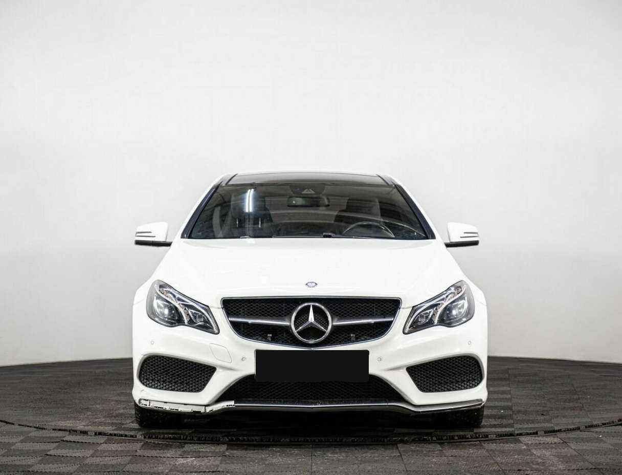 Б/У Мерседес-Бенц Е-Класс 2014 года. Фото: #1