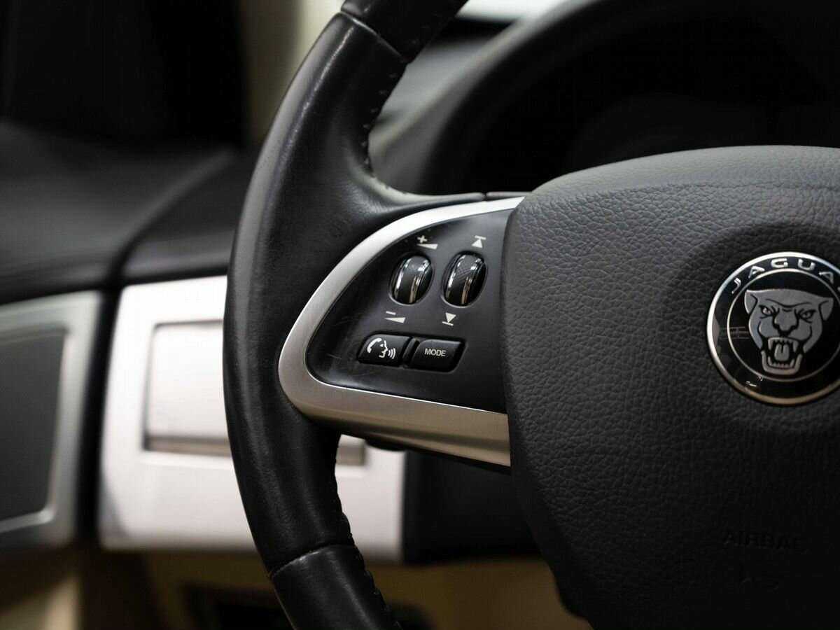 Б/У Ягуар ИксФ 2013 года. Фото: #19