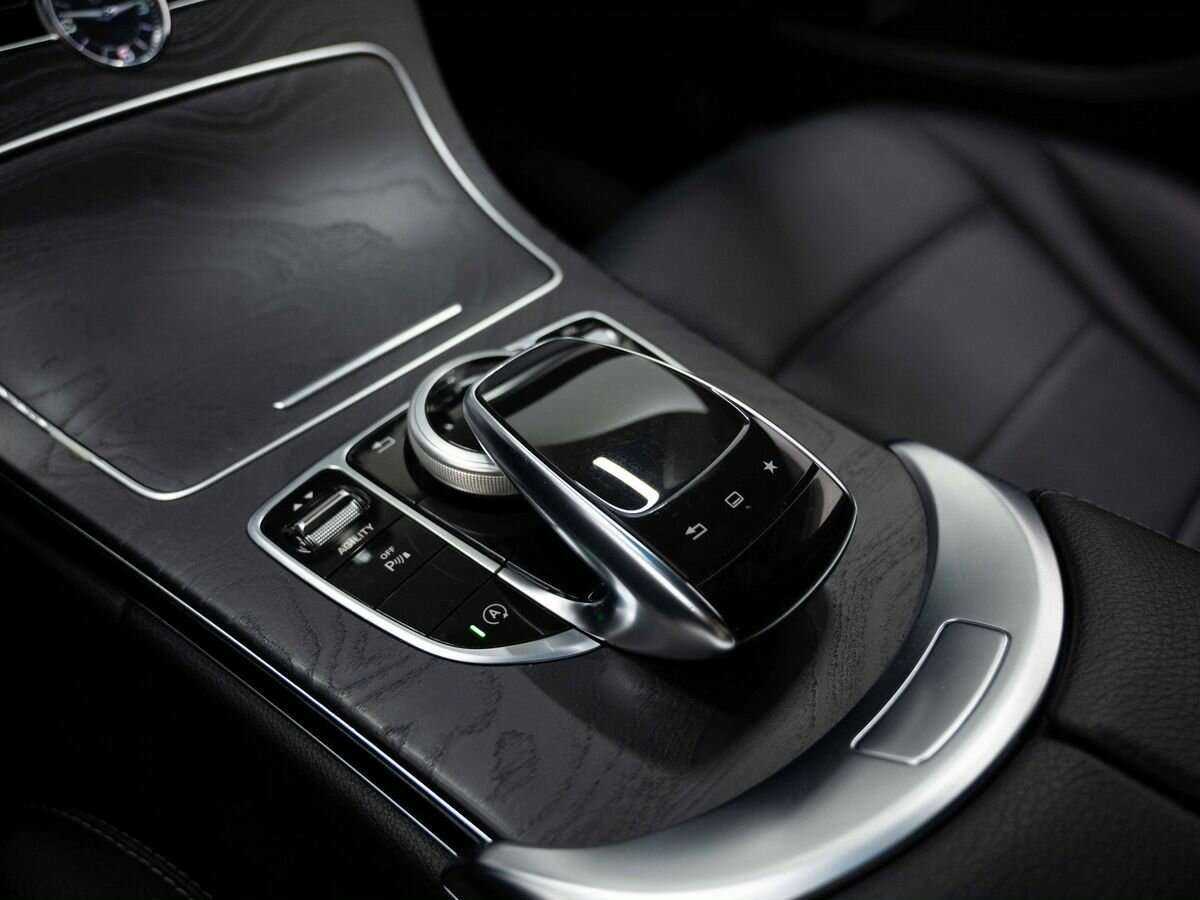 Б/У Мерседес-Бенц Ц-Класс 2015 года. Фото: #23