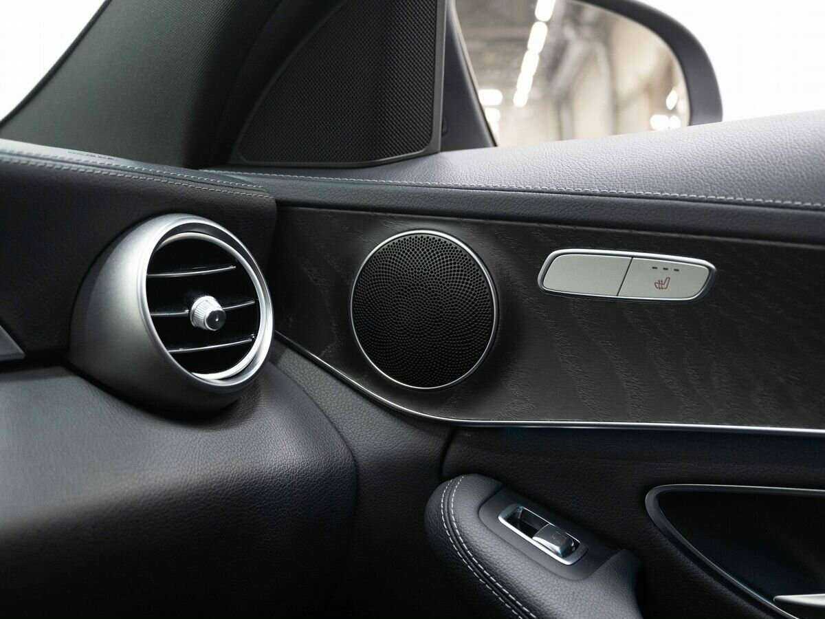 Б/У Мерседес-Бенц Ц-Класс 2015 года. Фото: #24