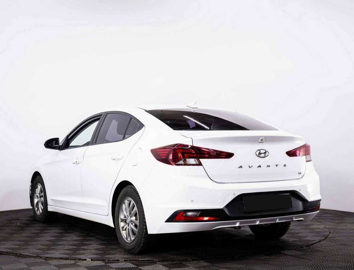 Б/У Хендай Аванте 2018 года. Фото: #3