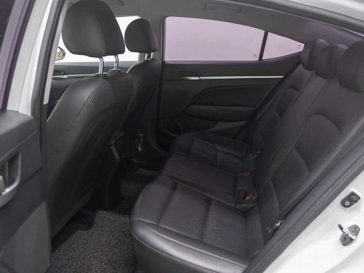 Б/У Хендай Аванте 2018 года. Фото: #8