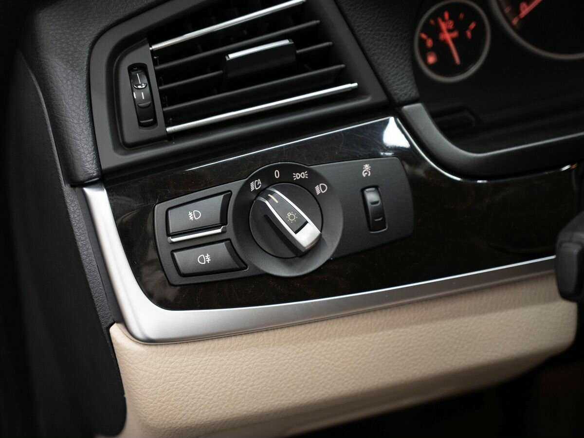 Б/У БМВ 5 серии 2011 года. Фото: #17