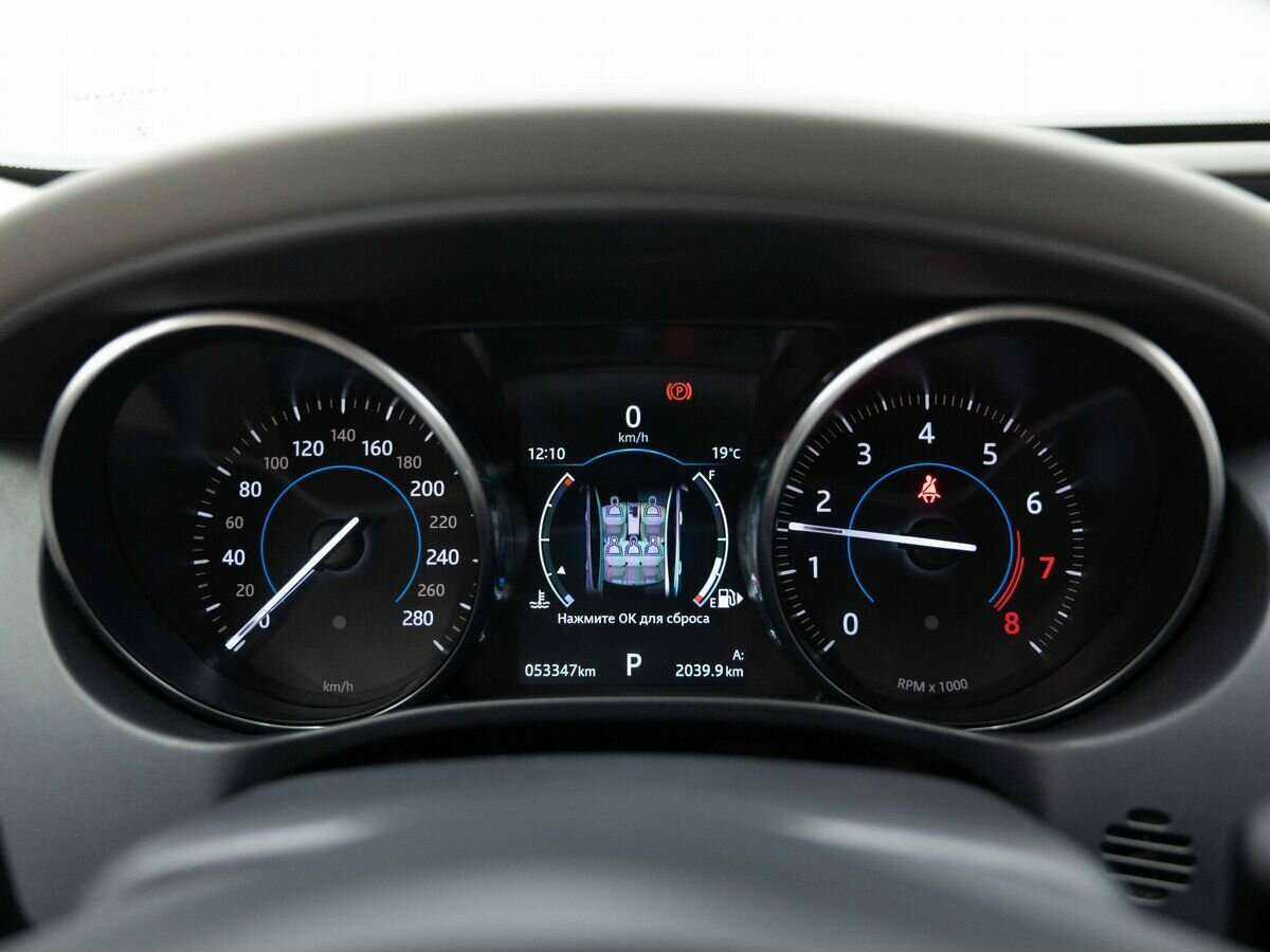 Б/У Ягуар ИксЕ 2017 года. Фото: #16