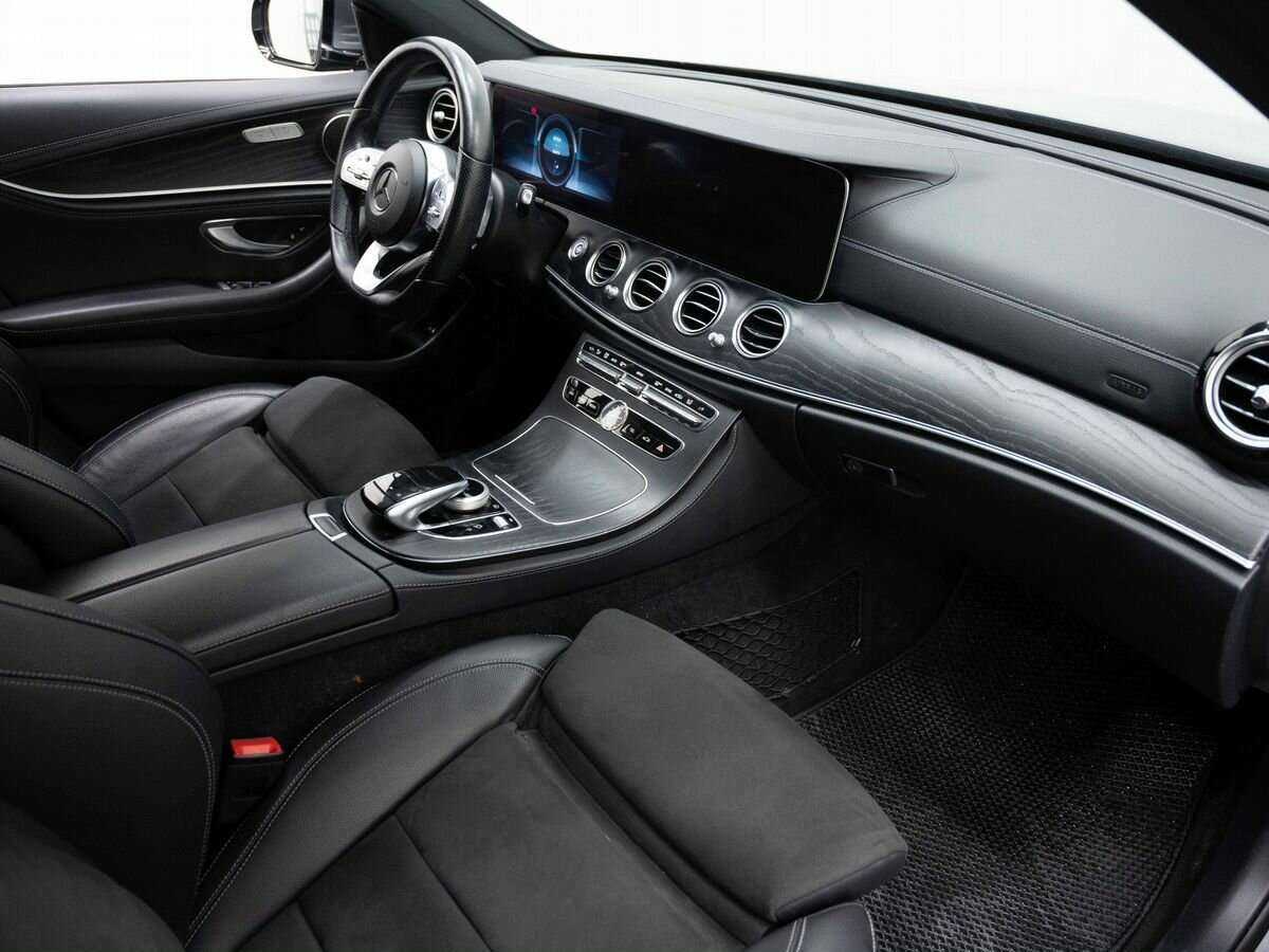 Б/У Мерседес-Бенц Е-Класс 2018 года. Фото: #11