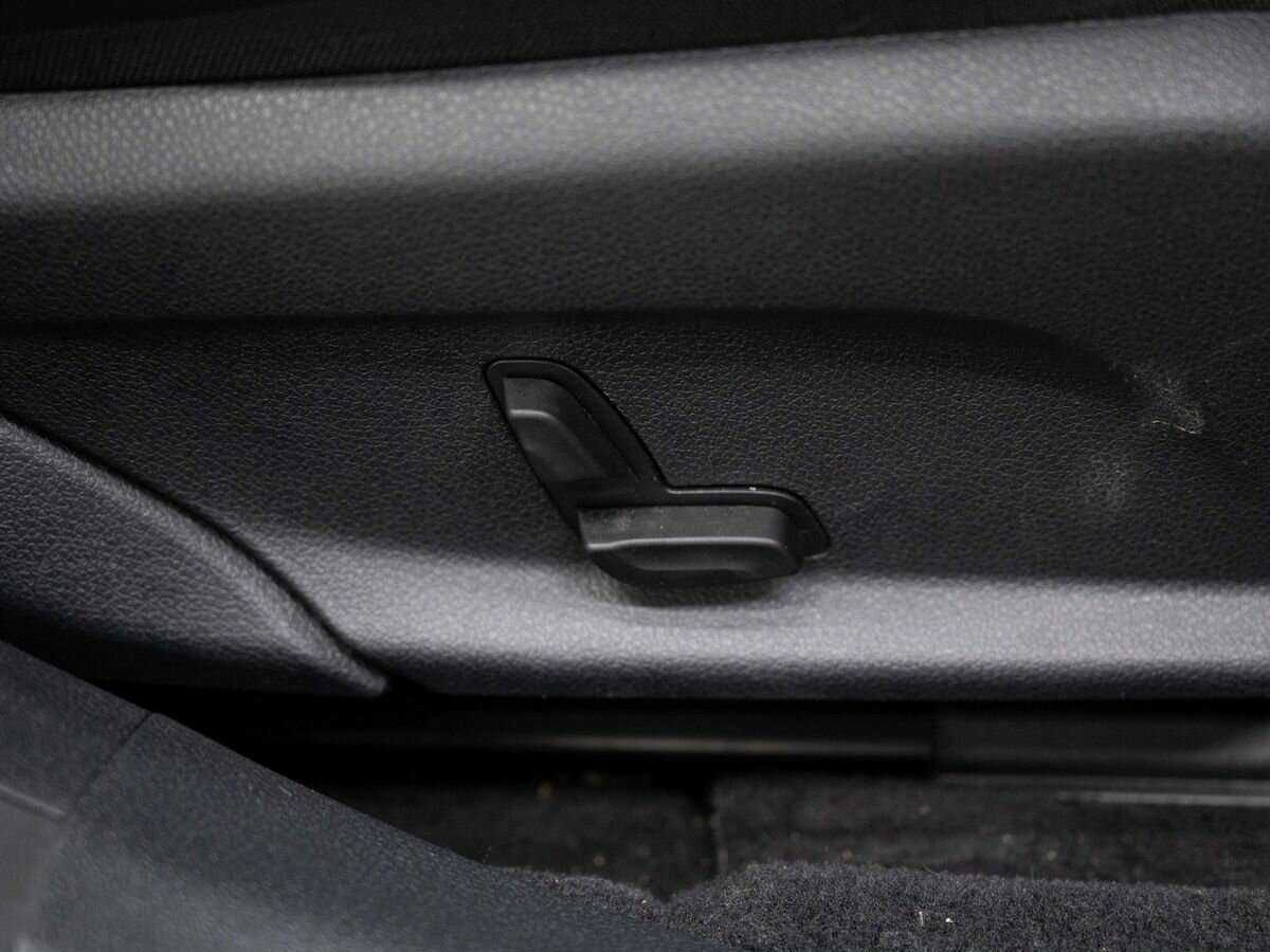 Б/У Мерседес-Бенц Е-Класс 2018 года. Фото: #13