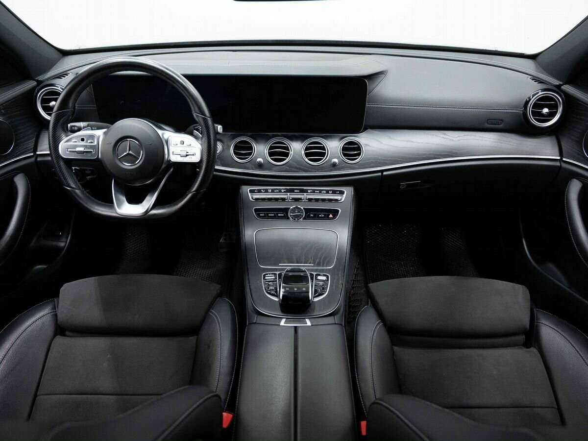 Б/У Мерседес-Бенц Е-Класс 2018 года. Фото: #14