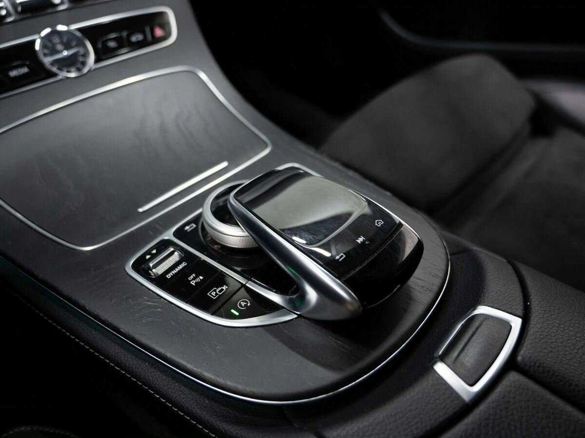 Б/У Мерседес-Бенц Е-Класс 2018 года. Фото: #21