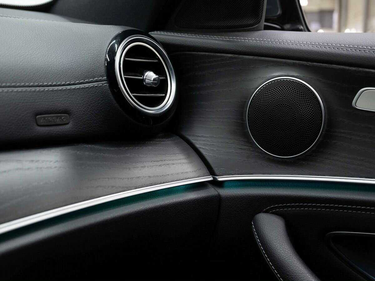 Б/У Мерседес-Бенц Е-Класс 2018 года. Фото: #22