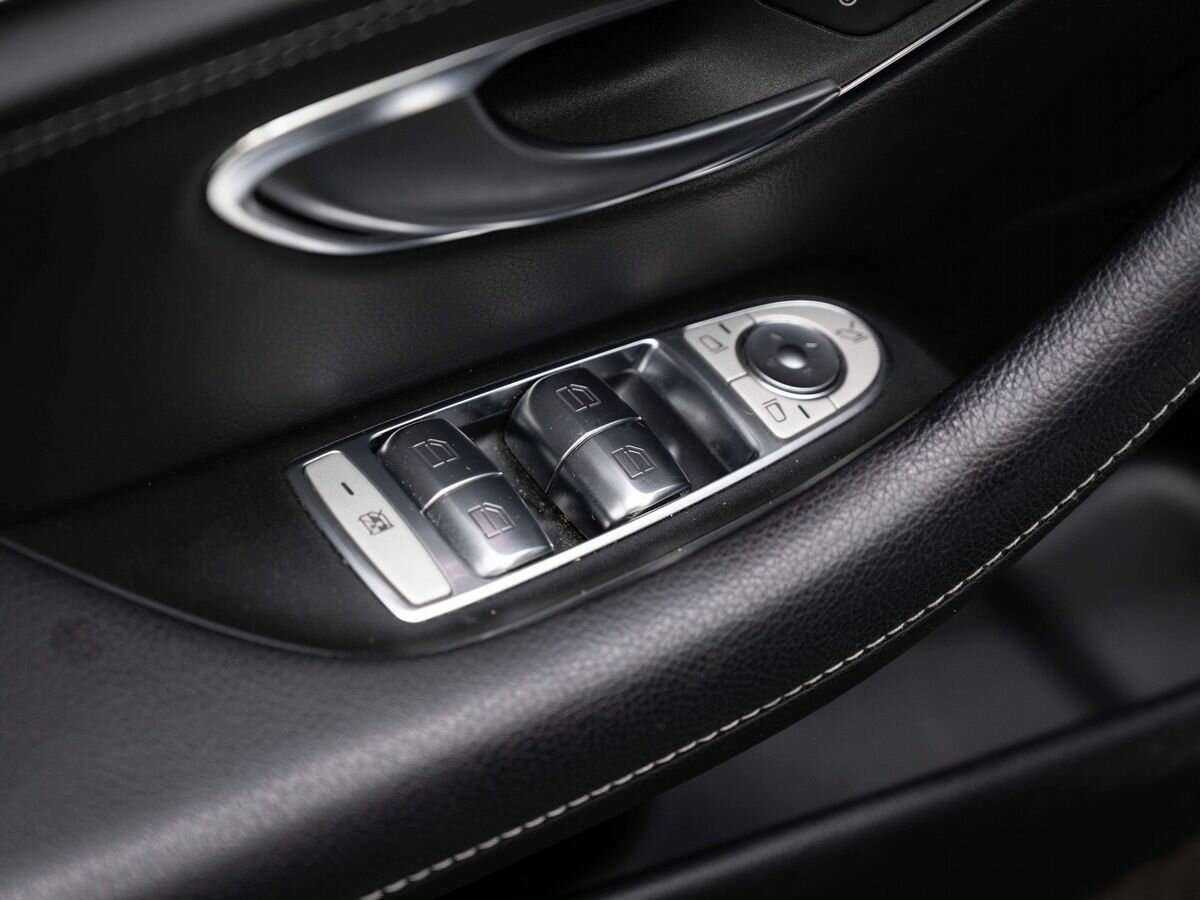 Б/У Мерседес-Бенц Е-Класс 2018 года. Фото: #23