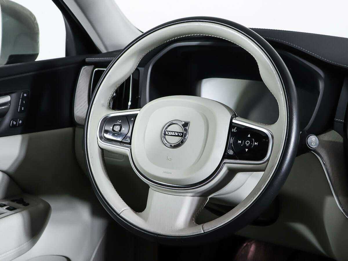 Б/У Вольво ИксЦ60 2021 года. Фото: #14