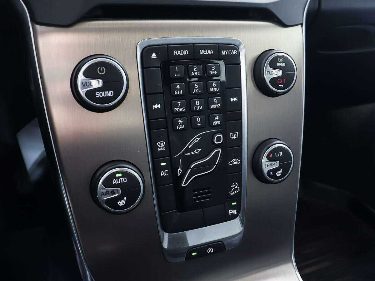 Б/У Вольво В40 Кросс Кантри 2013 года. Фото: #17