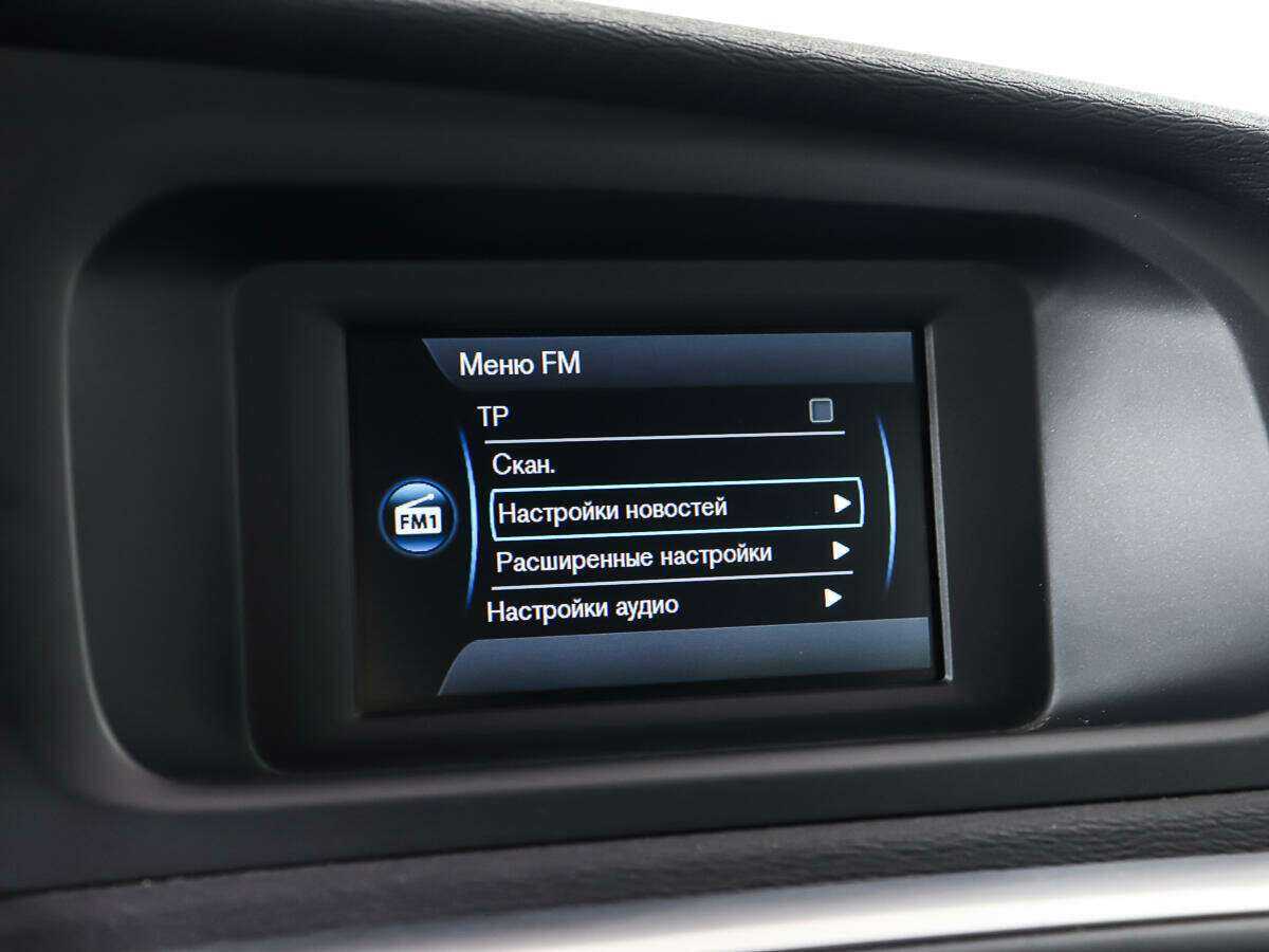 Б/У Вольво В40 Кросс Кантри 2013 года. Фото: #18