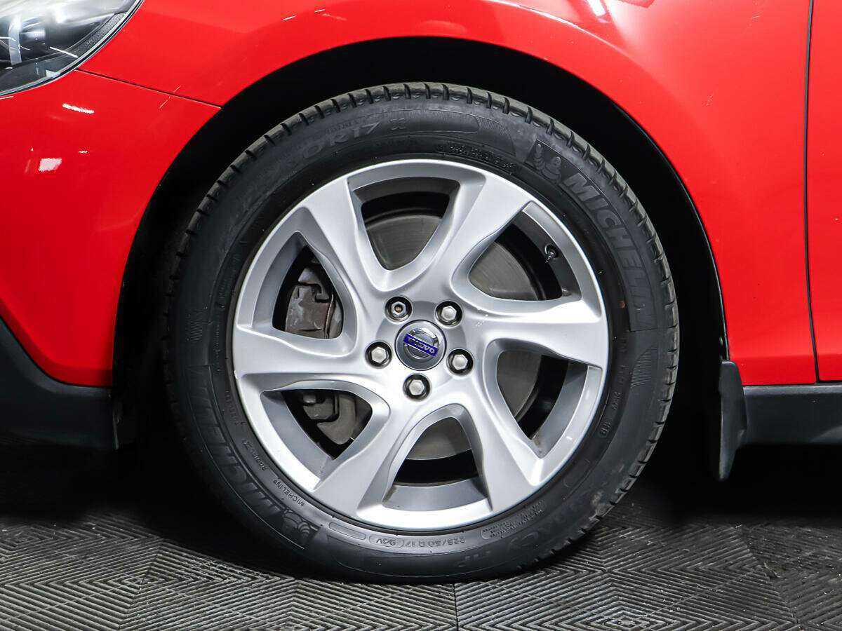 Б/У Вольво В40 Кросс Кантри 2013 года. Фото: #22