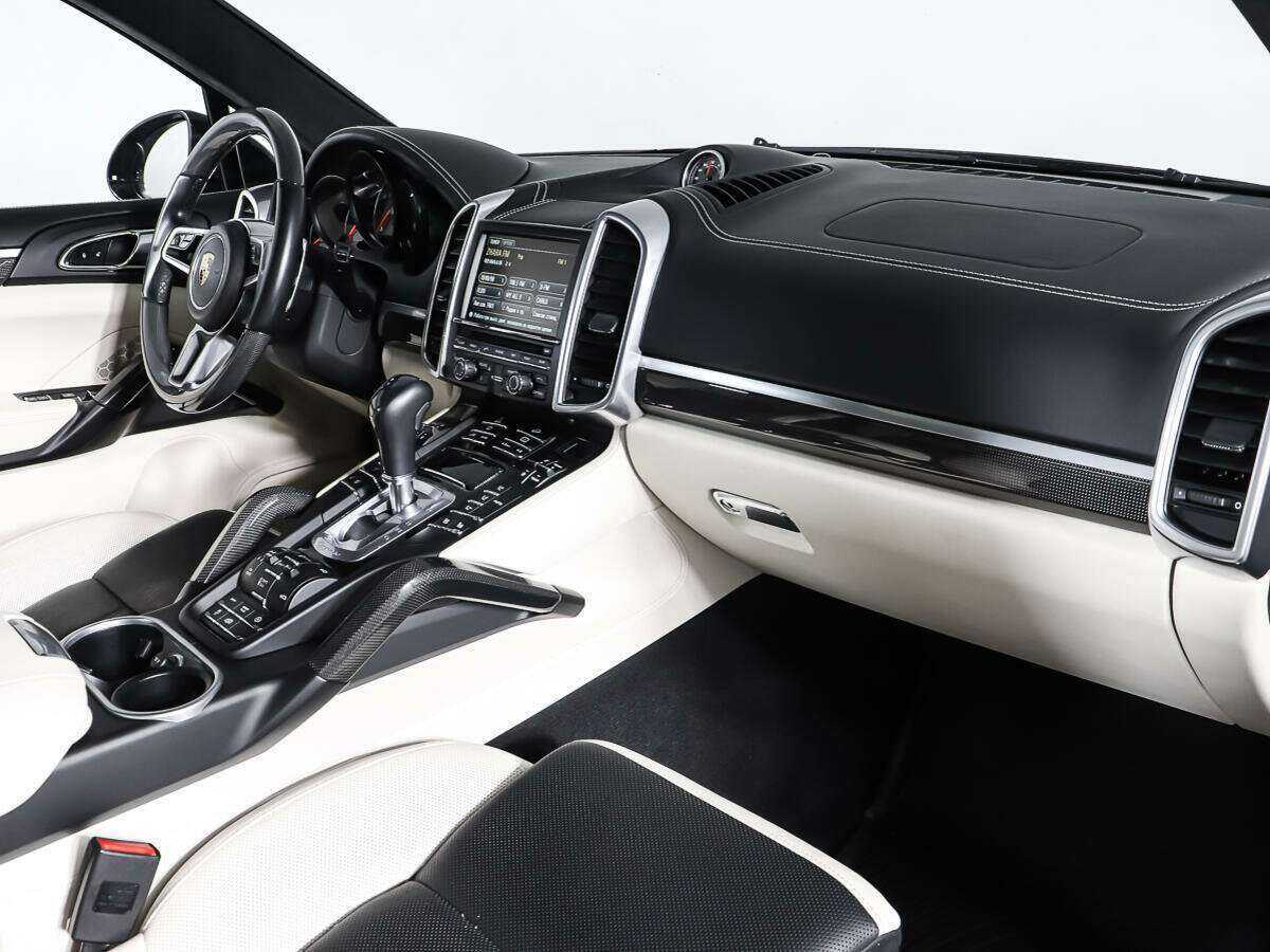 Б/У Порш Кайен 2015 года. Фото: #10