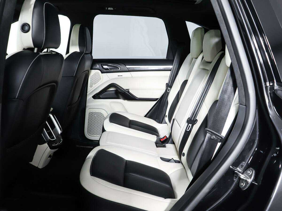 Б/У Порш Кайен 2015 года. Фото: #11