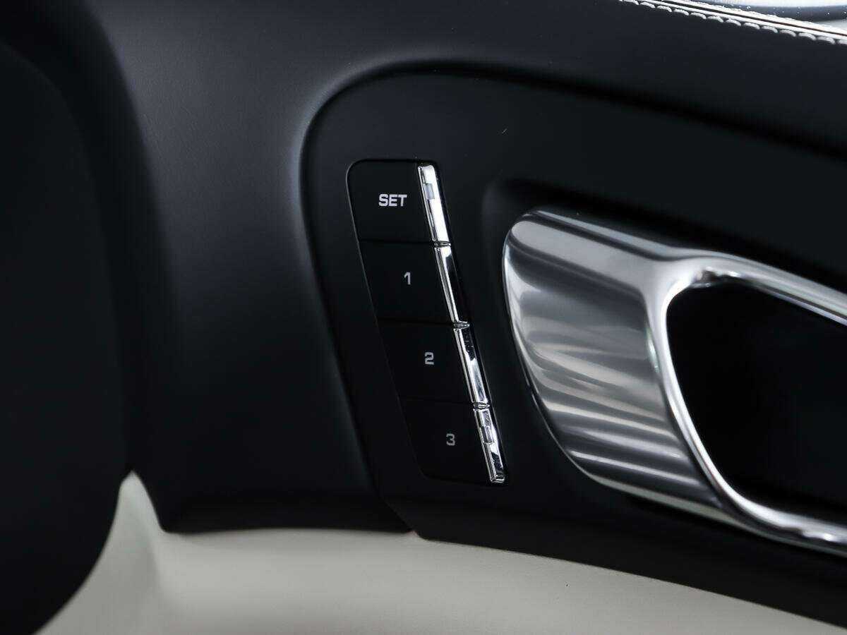 Б/У Порш Кайен 2015 года. Фото: #17