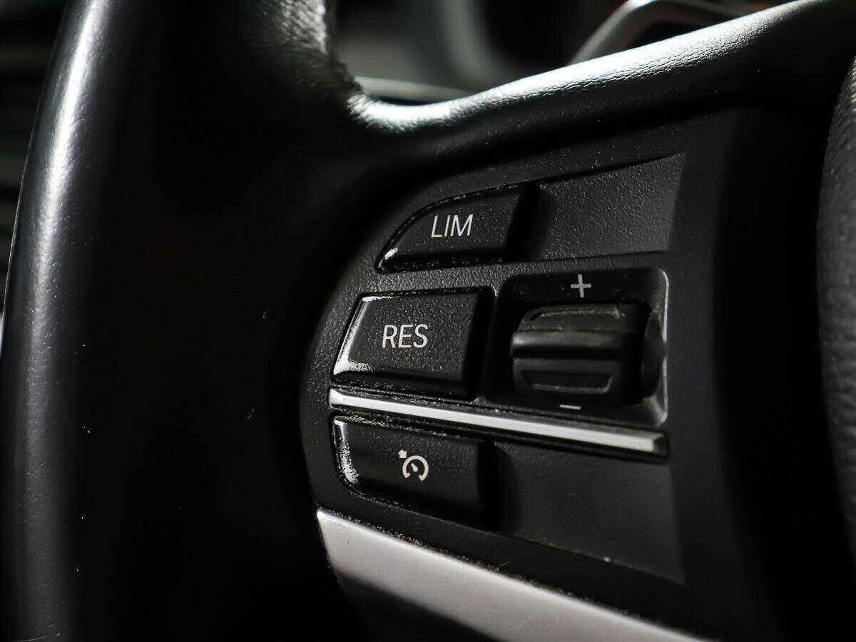 Б/У БМВ Икс6 2015 года. Фото: #16