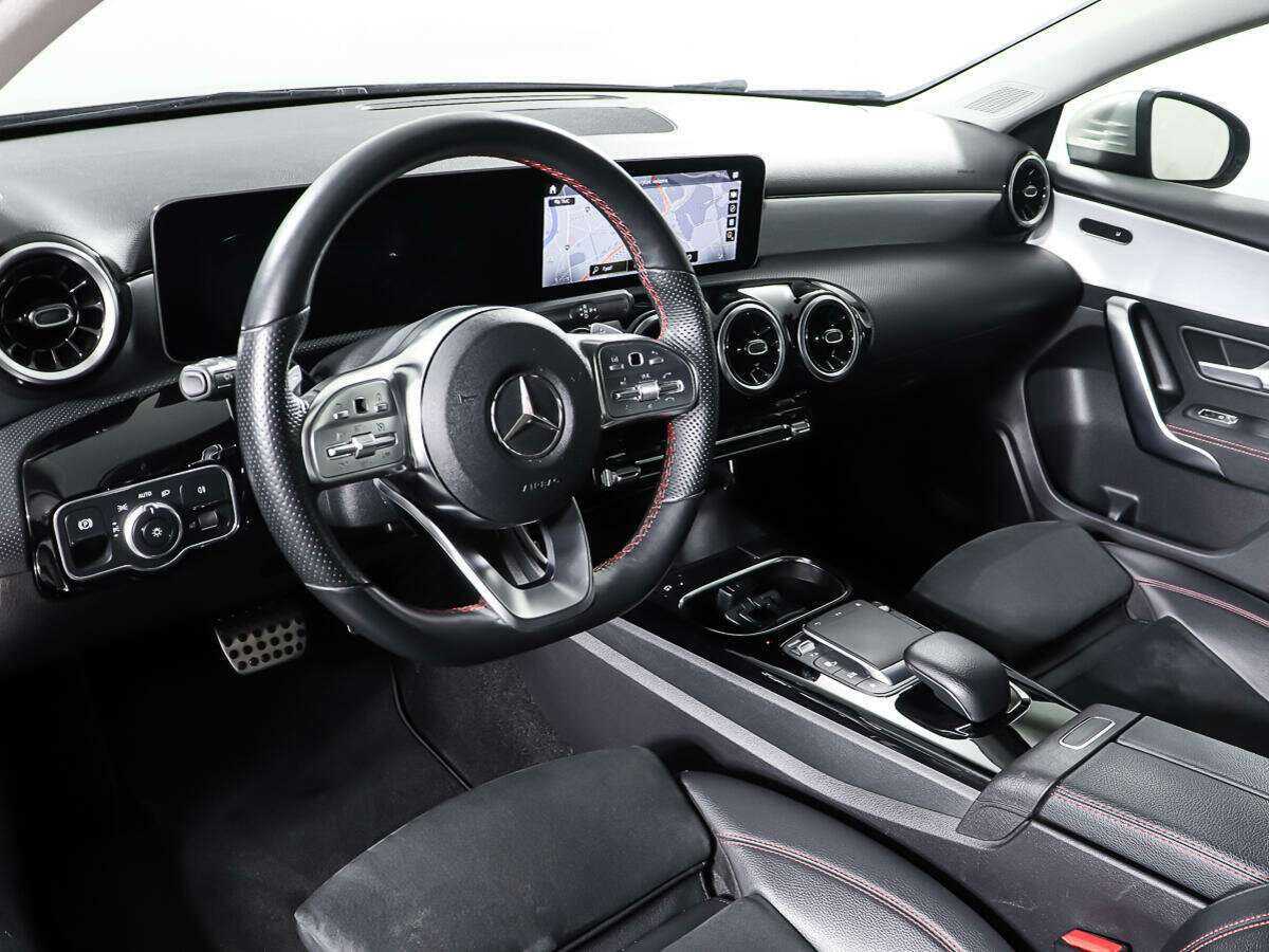 Б/У Мерседес-Бенц А-Класс 2019 года. Фото: #12