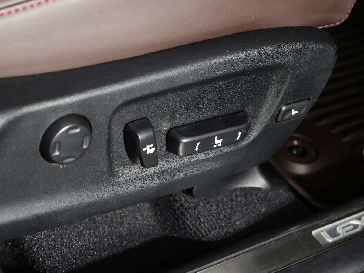 Б/У Лексус Р-Икс 2021 года. Фото: #15