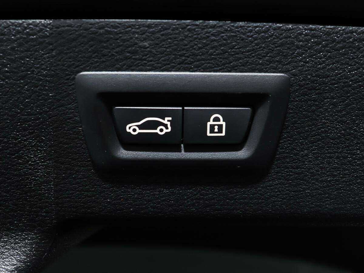 Б/У БМВ Икс6 2017 года. Фото: #17