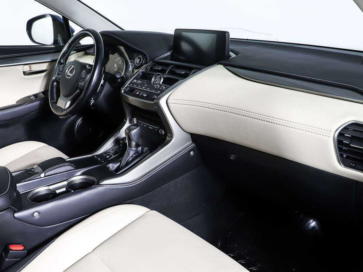 Б/У Лексус Н-Икс 2017 года. Фото: #8