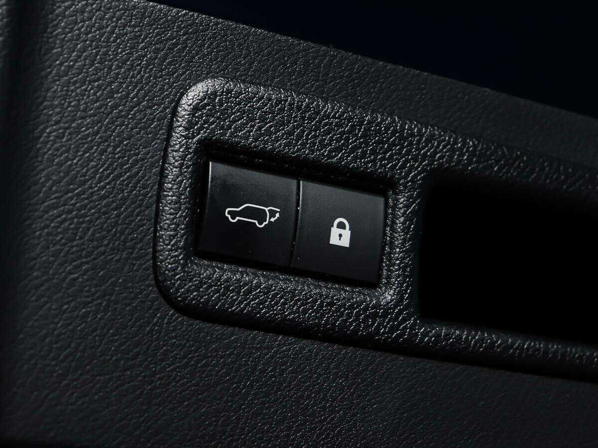 Б/У Лексус Н-Икс 2017 года. Фото: #14