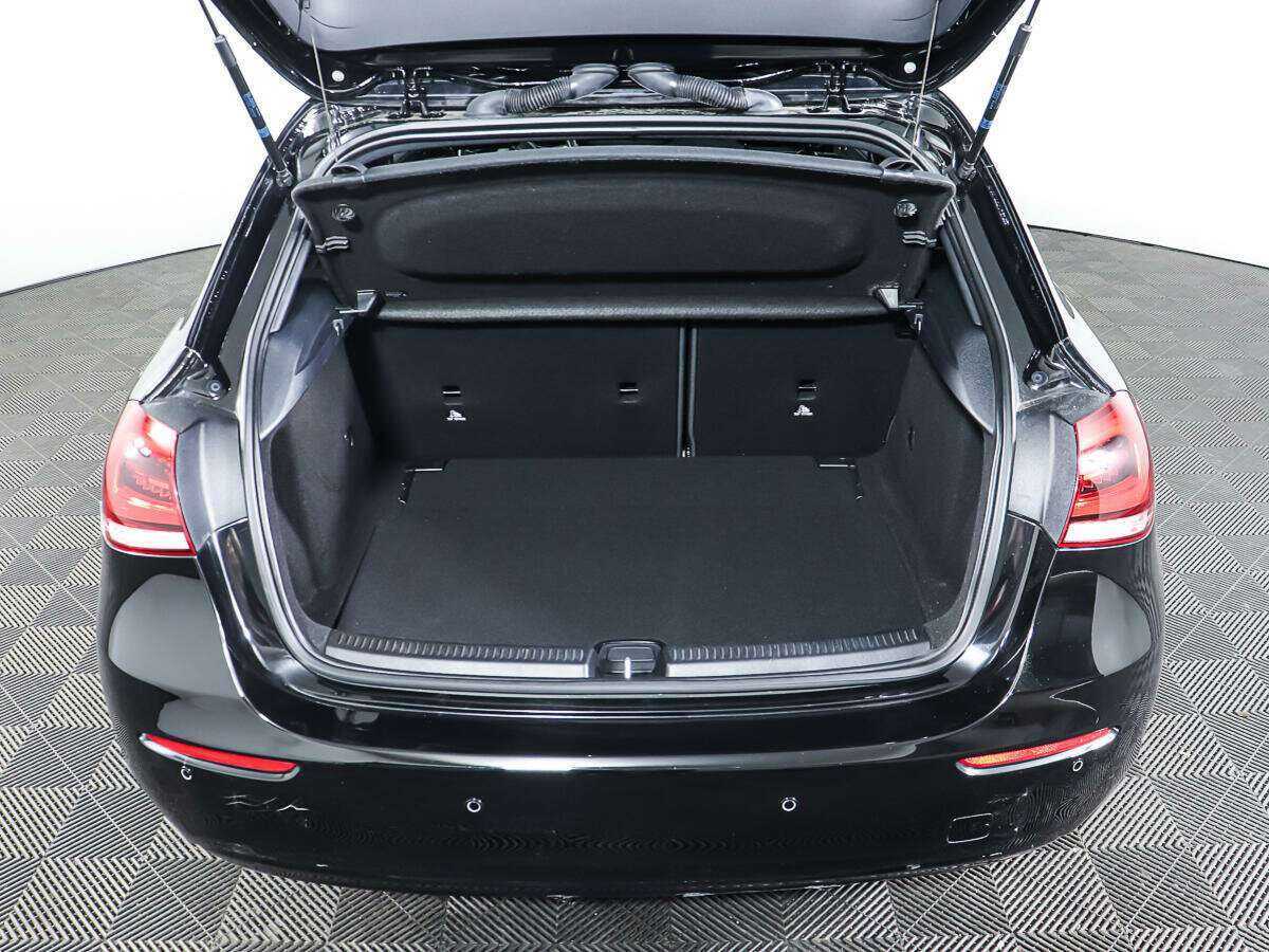 Б/У Мерседес-Бенц А-Класс 2019 года. Фото: #8