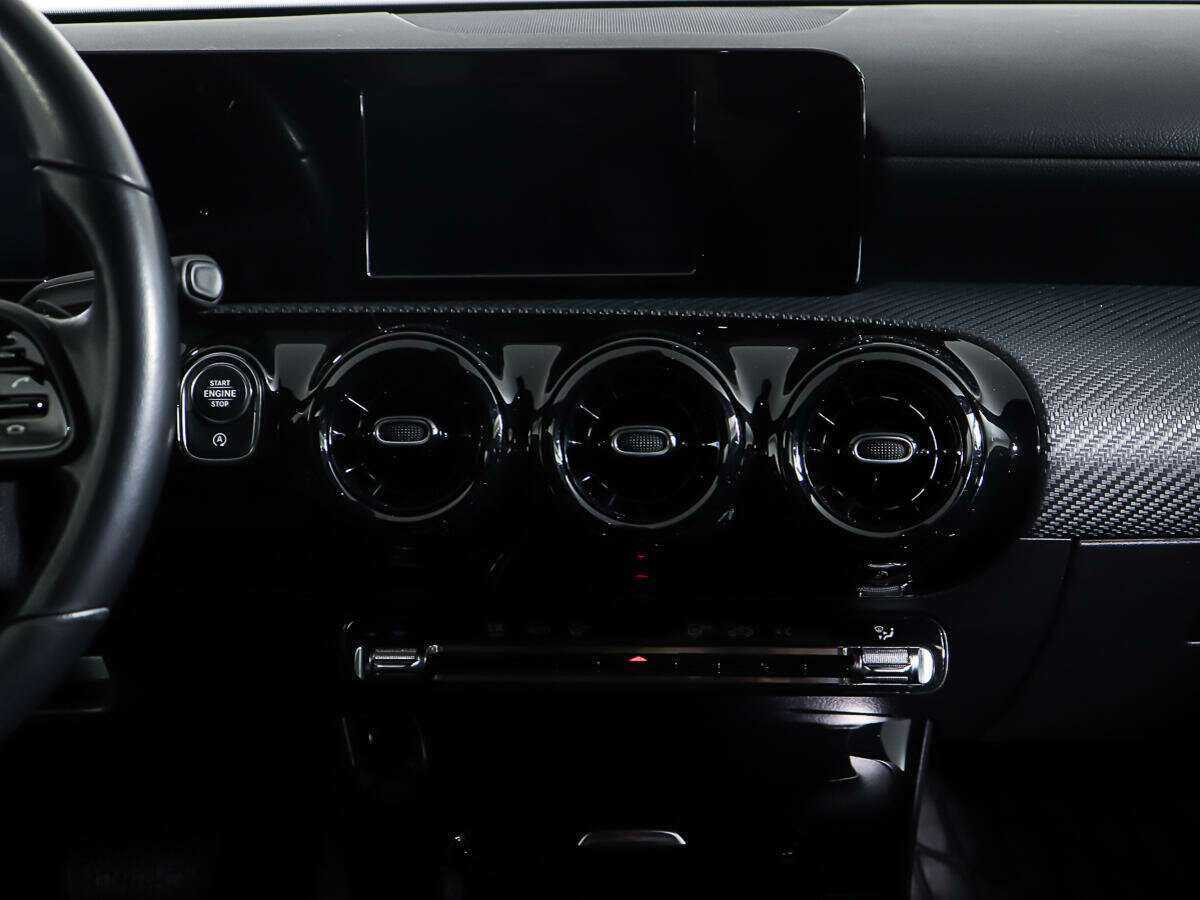 Б/У Мерседес-Бенц А-Класс 2019 года. Фото: #12