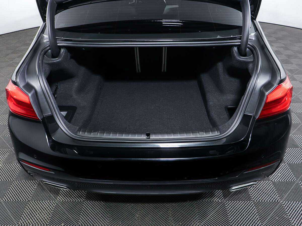 Б/У БМВ 5 серии 2019 года. Фото: #8