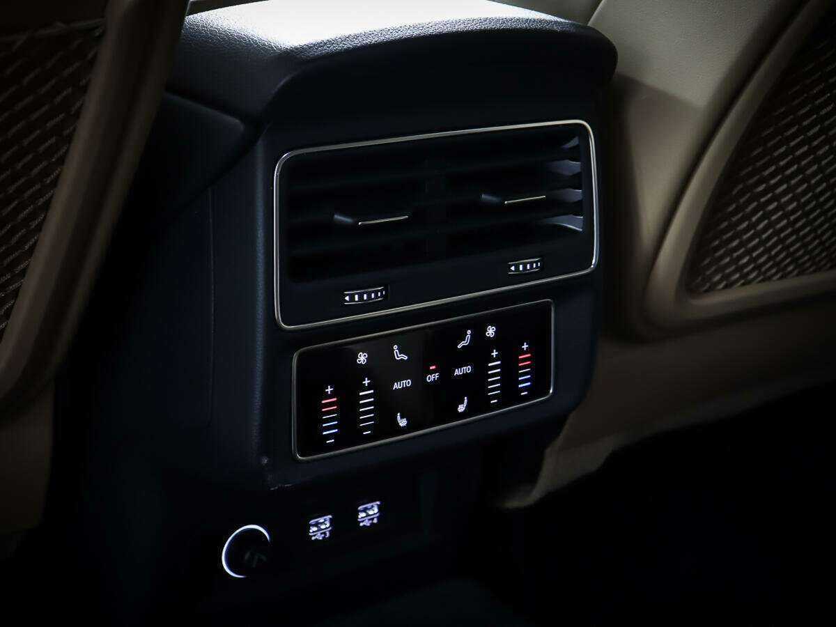 Б/У Ауди К8 2019 года. Фото: #18