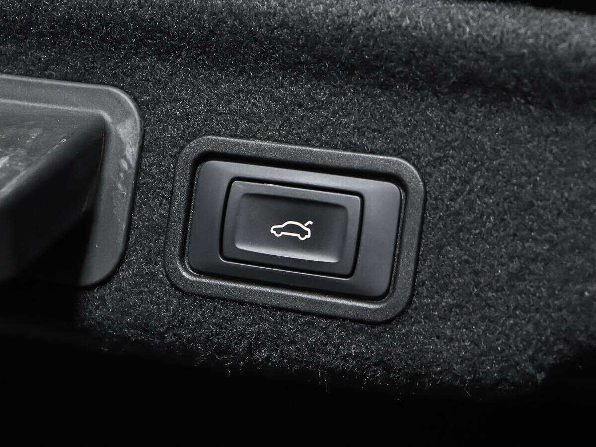 Б/У Ауди А8 2016 года. Фото: #16