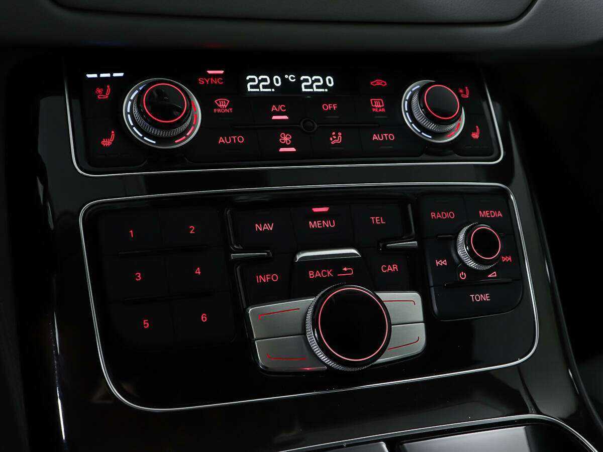 Б/У Ауди А8 2016 года. Фото: #22