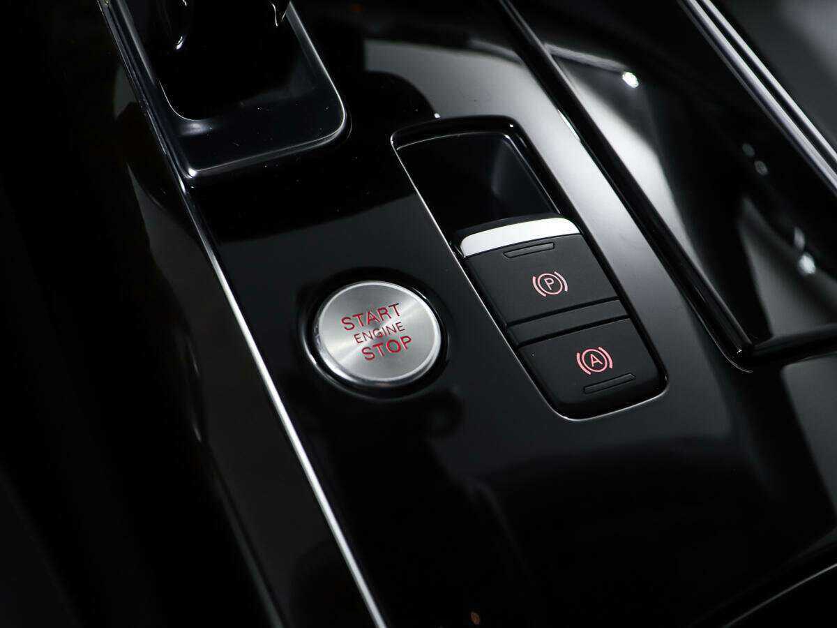 Б/У Ауди А8 2016 года. Фото: #23