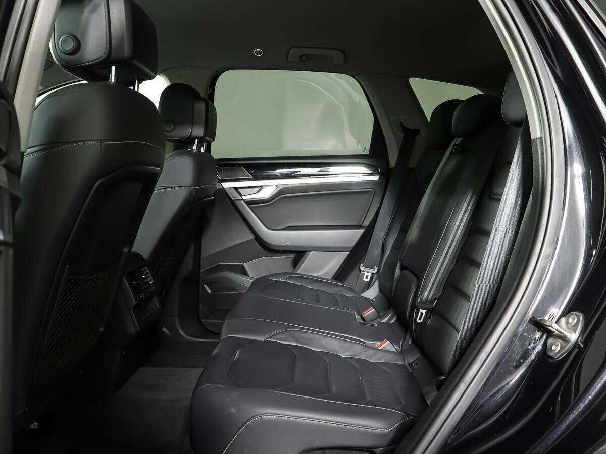 Б/У Фольксваген Туарег 2019 года. Фото: #11