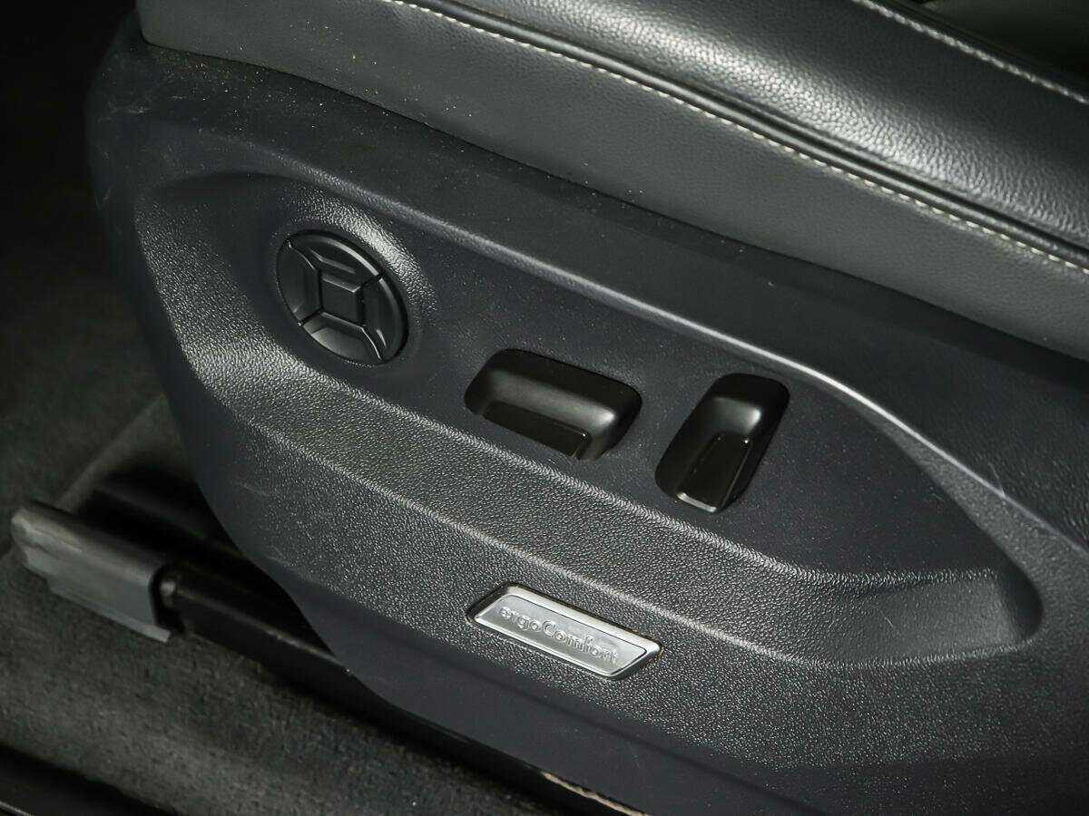 Б/У Фольксваген Туарег 2019 года. Фото: #19