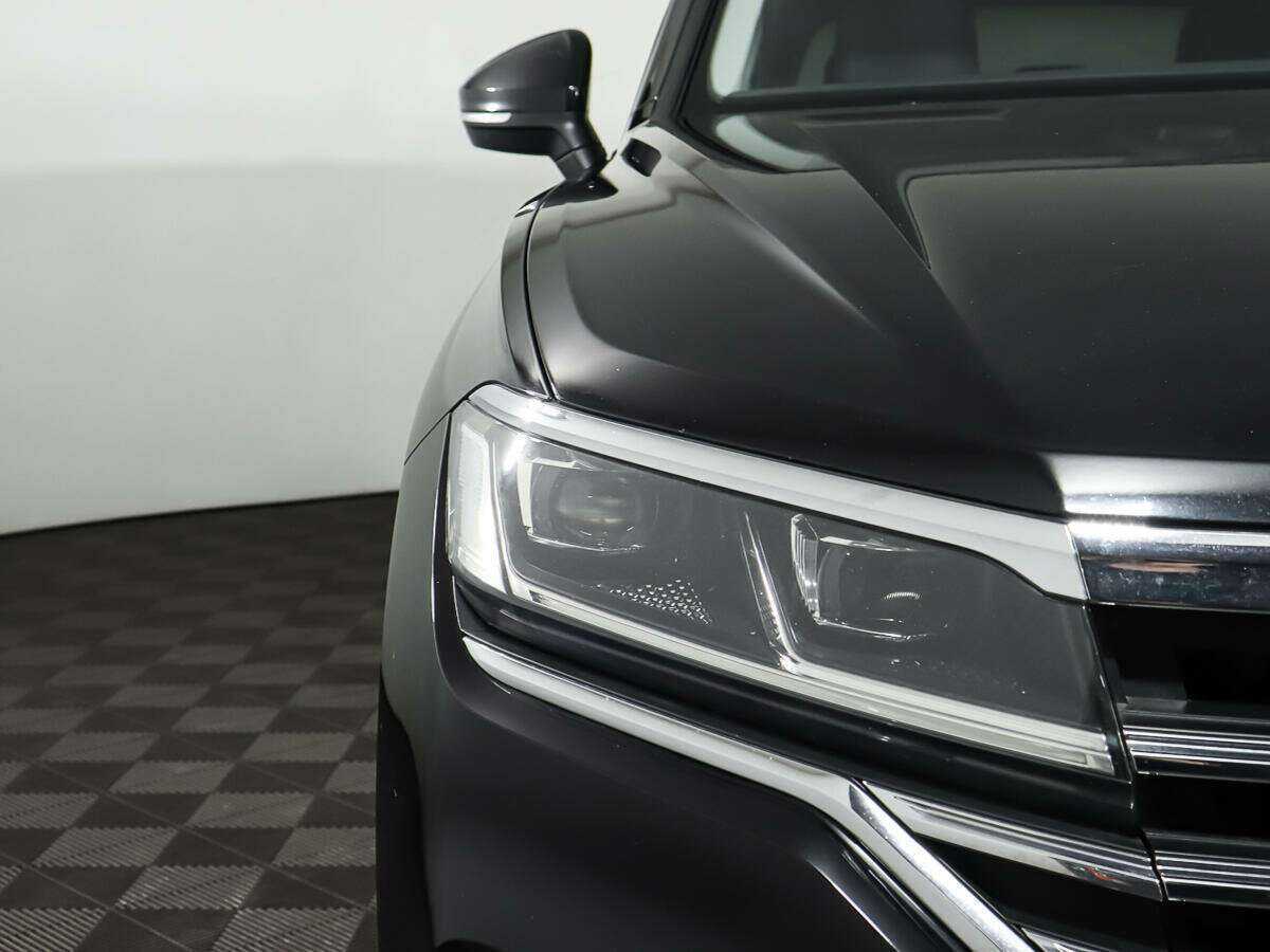 Б/У Фольксваген Туарег 2019 года. Фото: #29