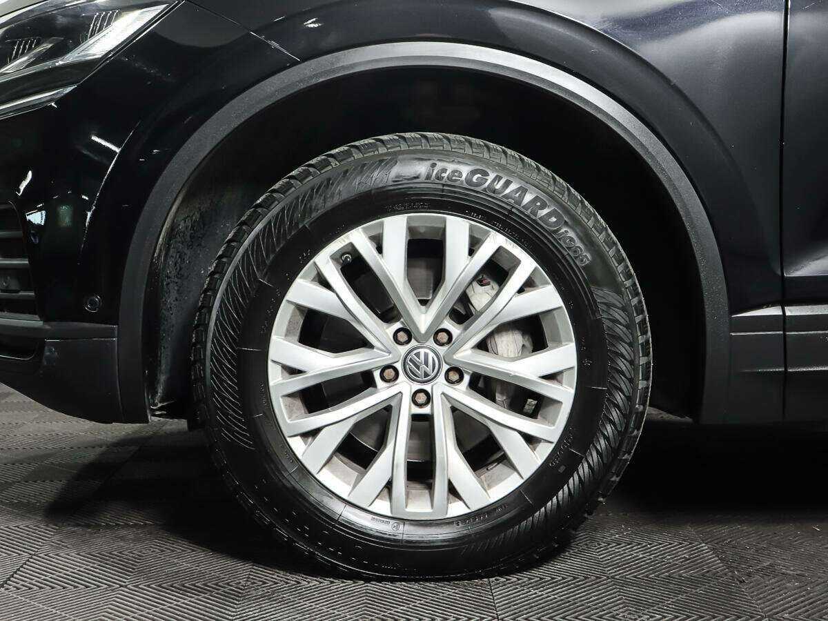 Б/У Фольксваген Туарег 2019 года. Фото: #30