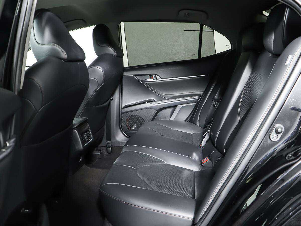 Б/У Тойота Камри 2019 года. Фото: #9