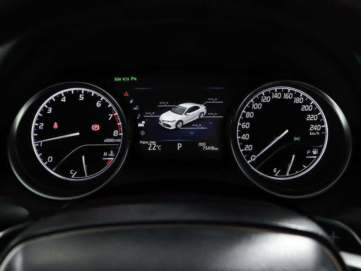 Б/У Тойота Камри 2019 года. Фото: #13