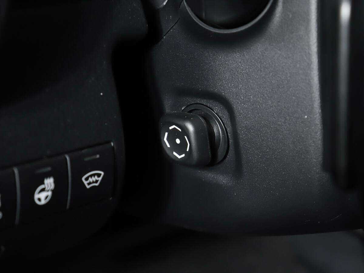 Б/У Тойота Камри 2019 года. Фото: #16